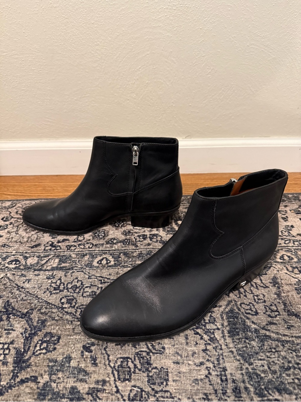 COACH Size 10 Montana Black Leather Side Zip Ankle Pointed Toe Bootie